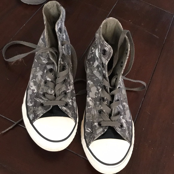 grey camo converse